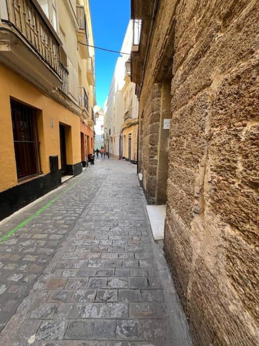 En El Centro Bajo A * Cadix